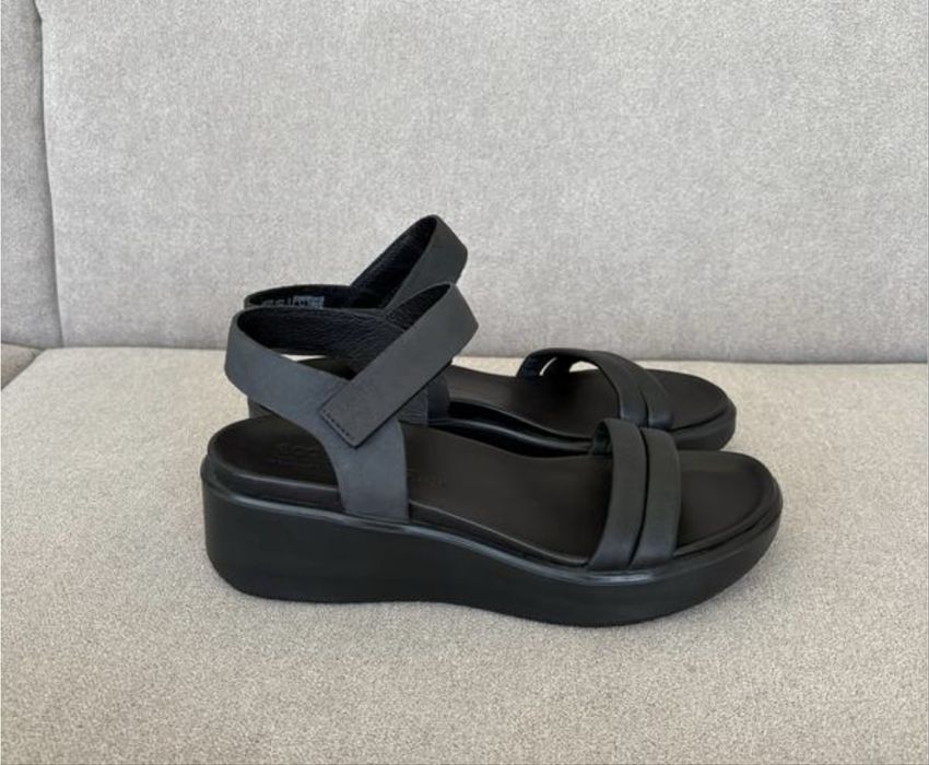 Чорні шкіряні босоніжки ecco ECCO FLOWT WEDGE LX, 37 р.