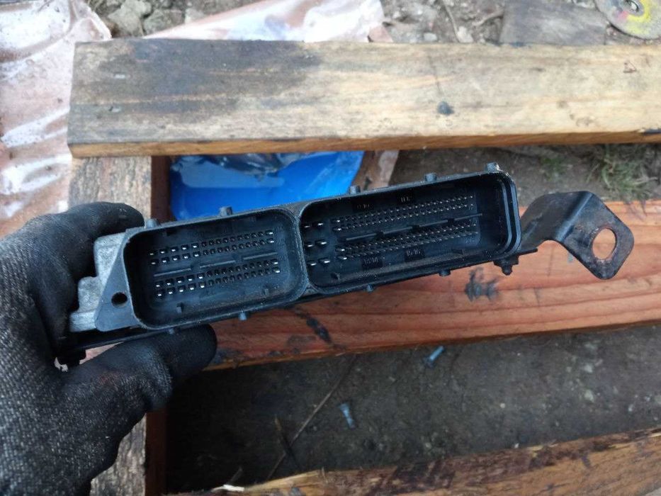 Блок керування двигуном Hyundai Santa Fe 2 2.2D 39113-27826