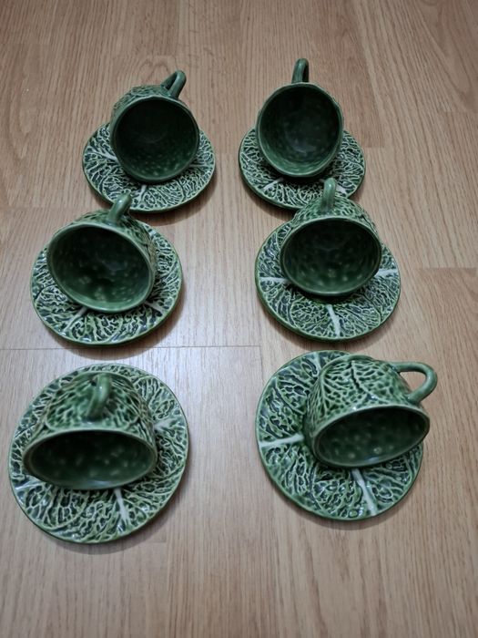 Conjunto de chávenas completas