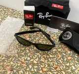 Ray-Ban Wayfarer Sunglasses Black/Green (RB2140)