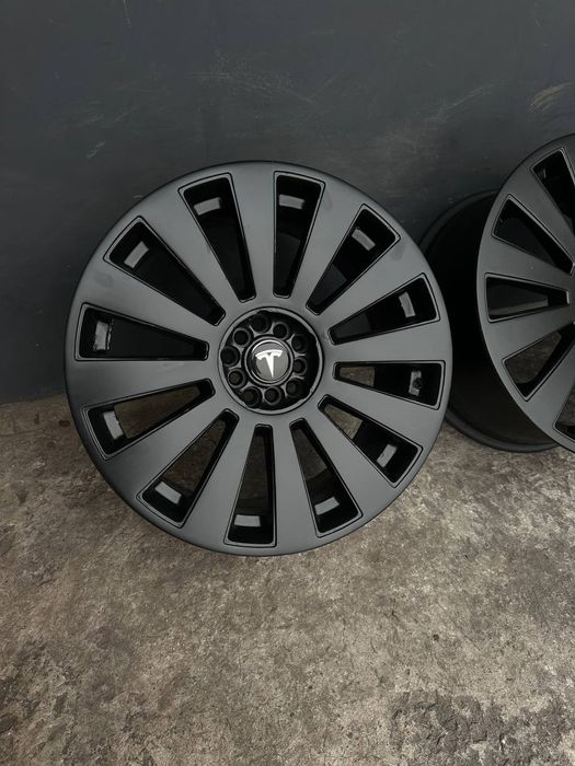 Диски 5/114.3 та 5/120 r19 tesla