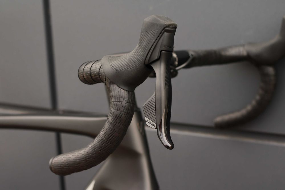 Nowy rower szosowy Trek Madone SL 6 AXS Gen 8
