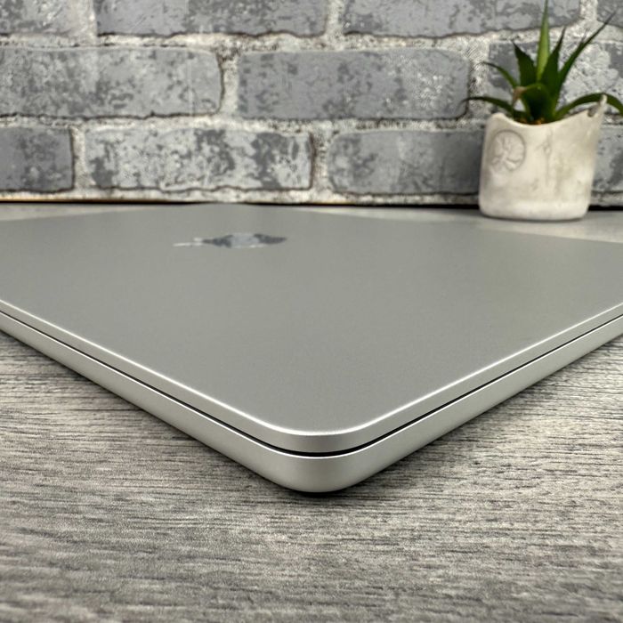 Ноутбук Apple MacBook Air 13 2022 Silver (M2|16Gb|256Gb SSD|8 GPU)