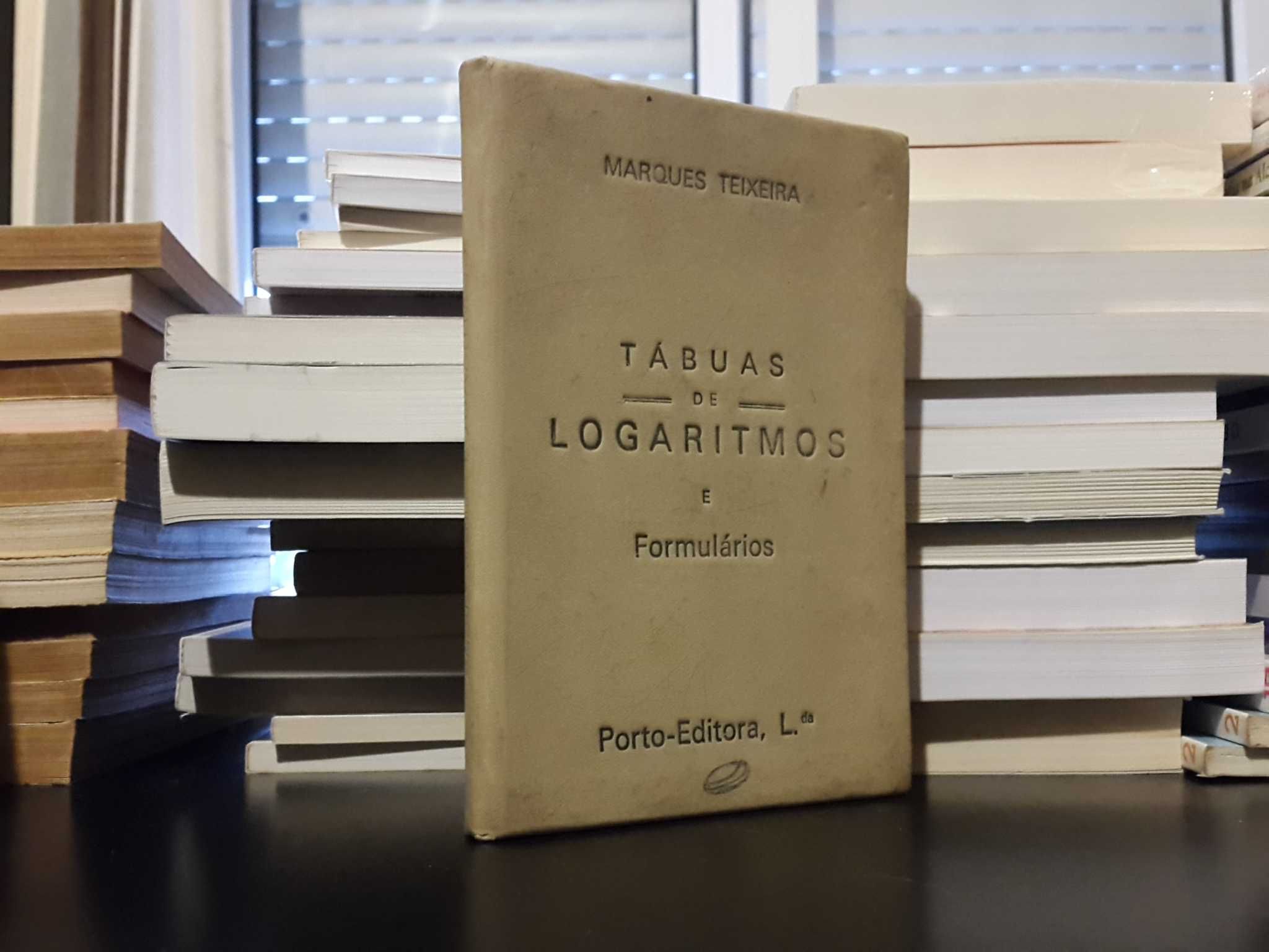 Tábuas de Logaritmos e Formulários