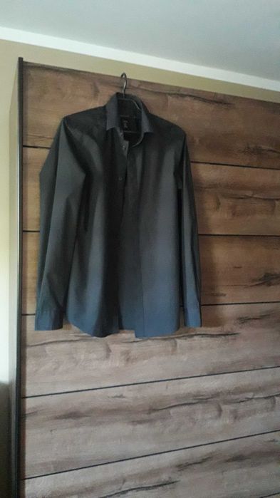 Koszula czarna wyjściowa.