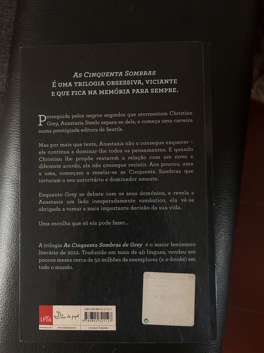 As cinquenta sombras mais negras livro