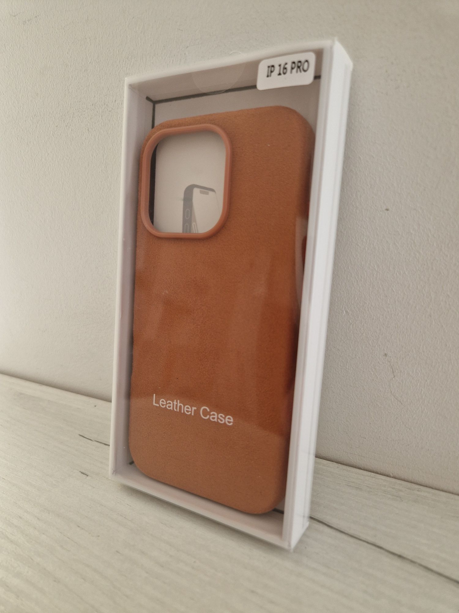 Alcane Magsafe Case do Iphone 16 Pro Brązowy
