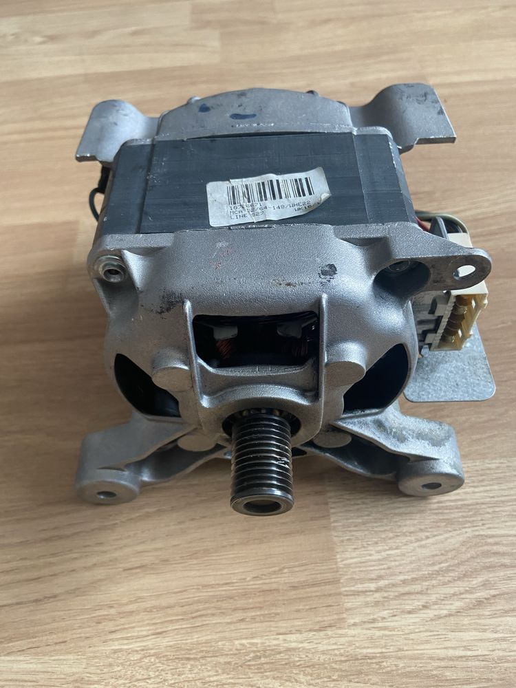 Silnik Whirpool MCA 52/64-148/WE22