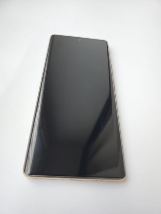 Телефон Infinix note 40 pro 8/256