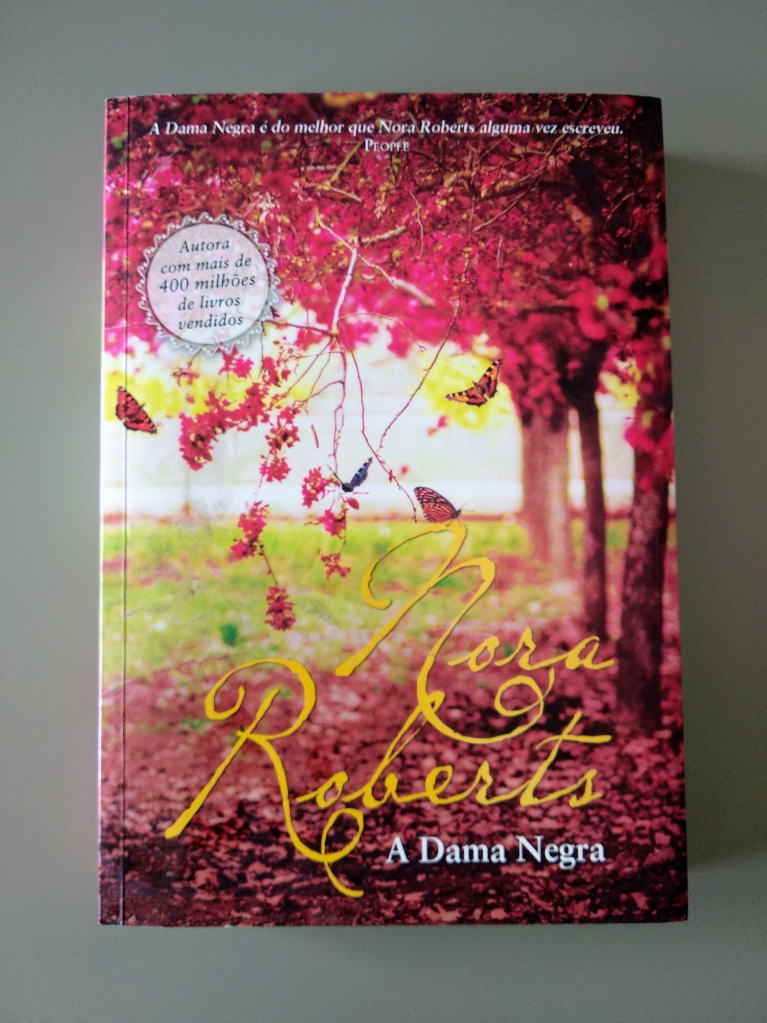 Livro "A Dama Negra" de Nora Roberts