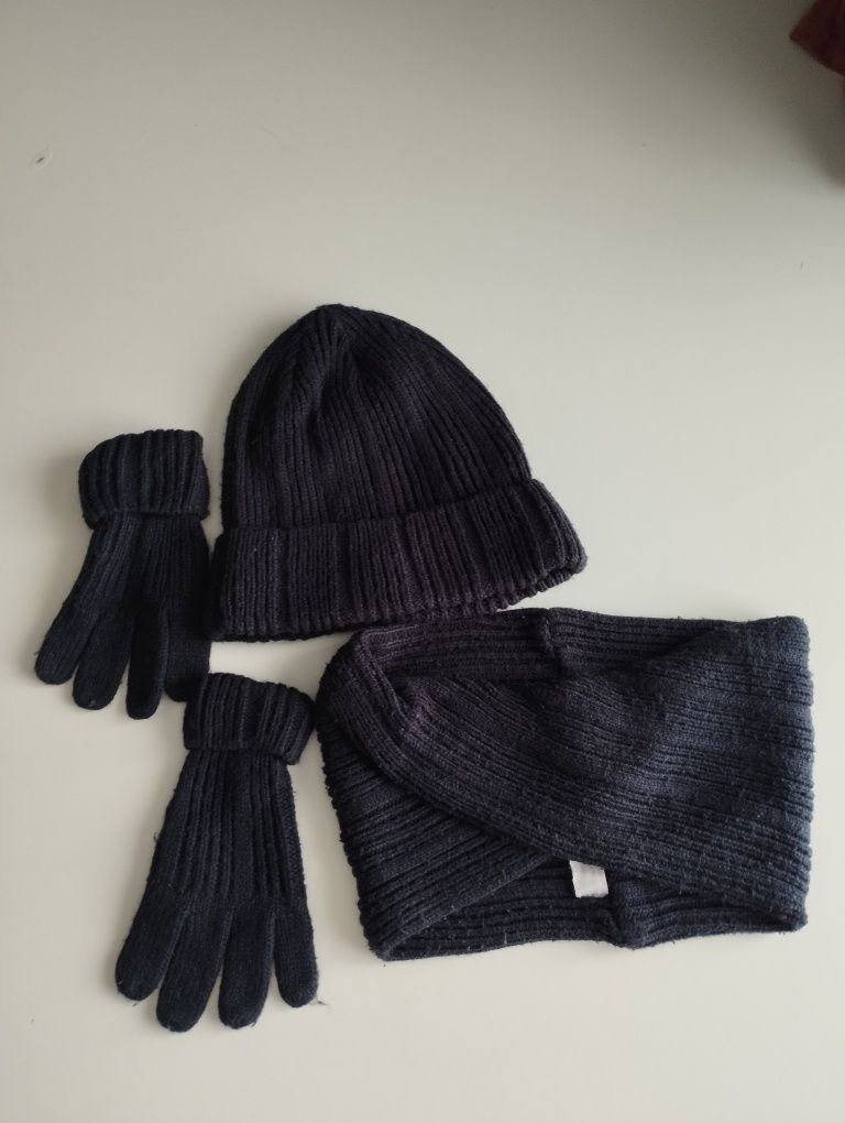 Komin i czapki +rękawiczki Zara