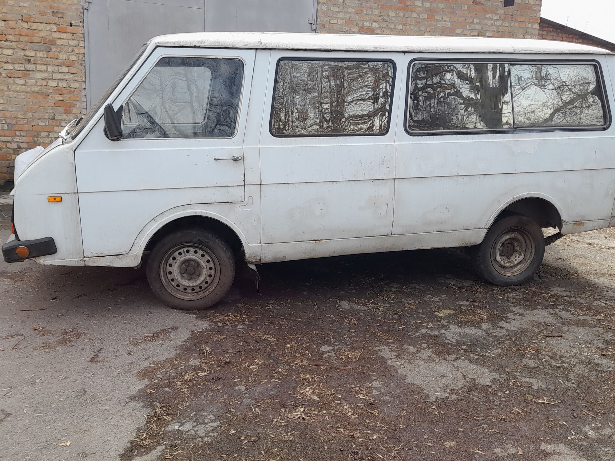 Мікроавтобус РАФ 2203.