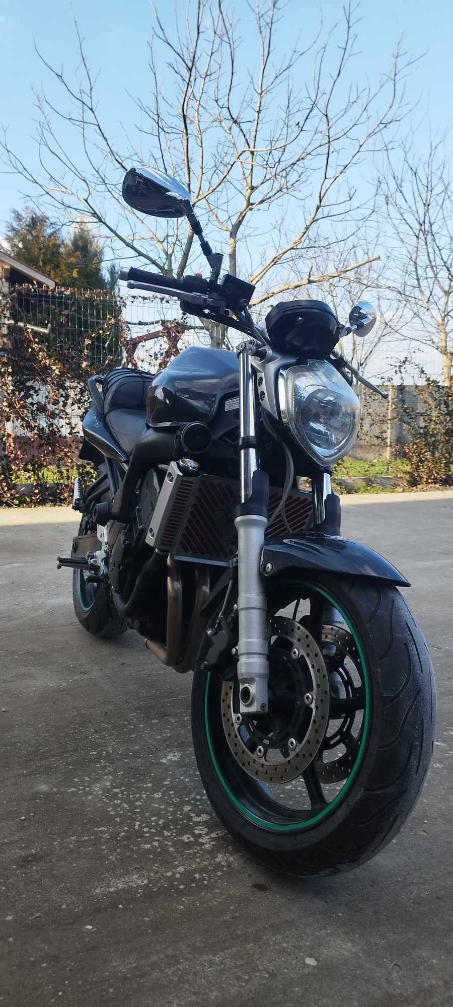 Yamaha fz6 naked black