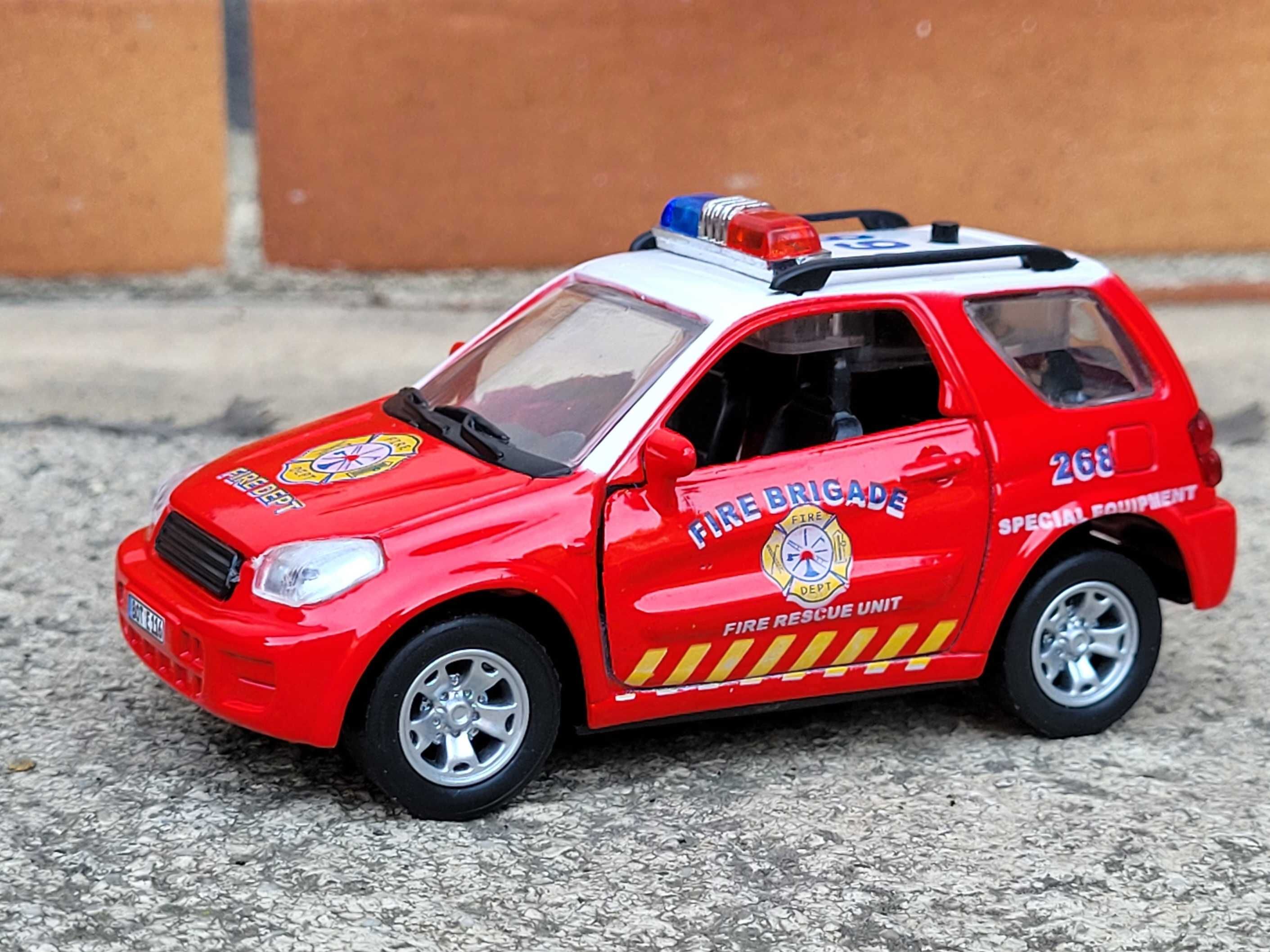 Kolekcja modeli Toyota RAV4 Unikat 1:34 Straż Pożarna