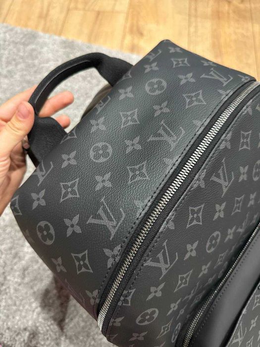 Рюкзак мужская LV, как новый