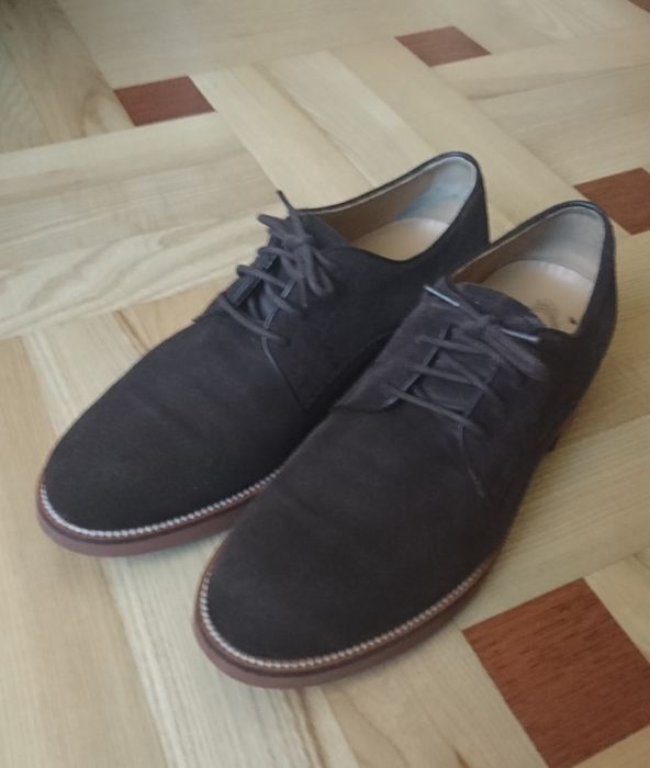 Продам дербі Tod's