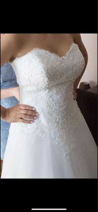 Suknia ślubna w rozmiarze M