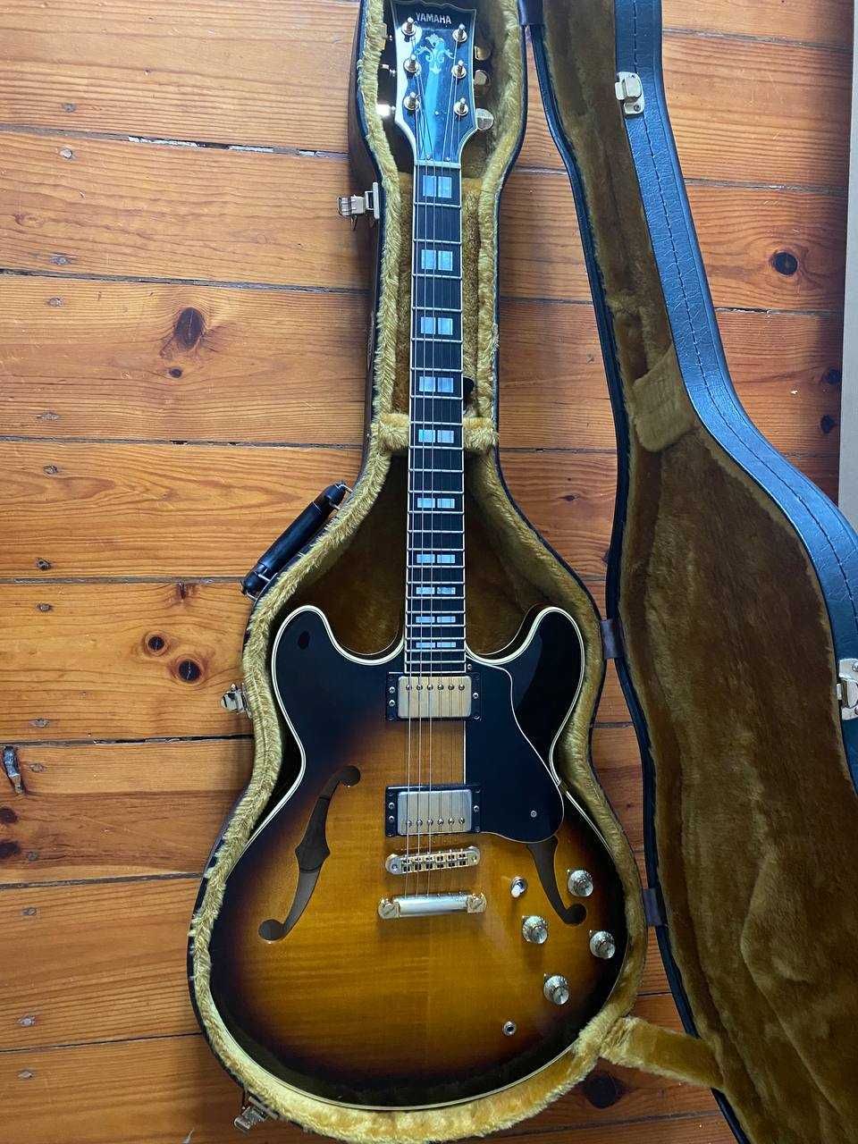 Semi-Hollow Guitarra Yamaha SA2200 Japones