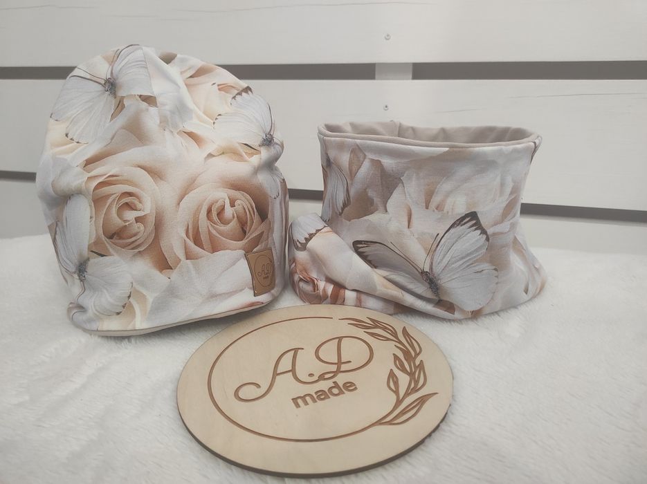 Komplet bawełniany Beżowe róże czapka ,komin 104,110,116,122,128,134