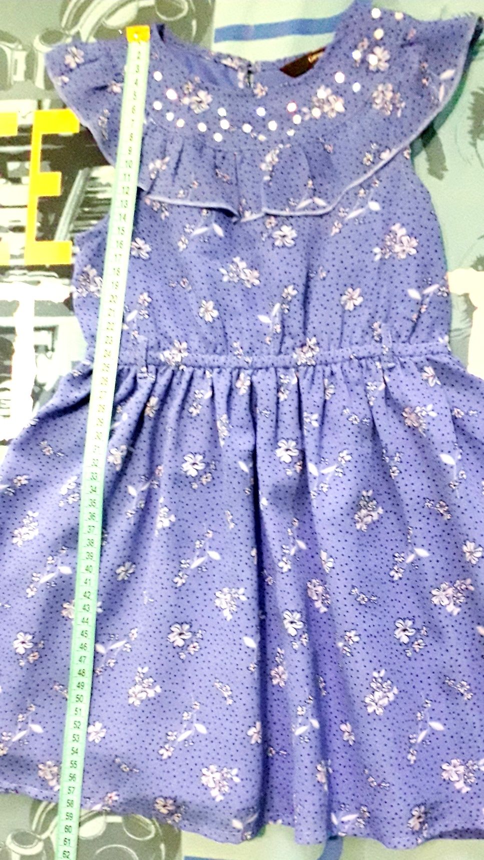 Летнее нарядное  платье на девочку 4 лет