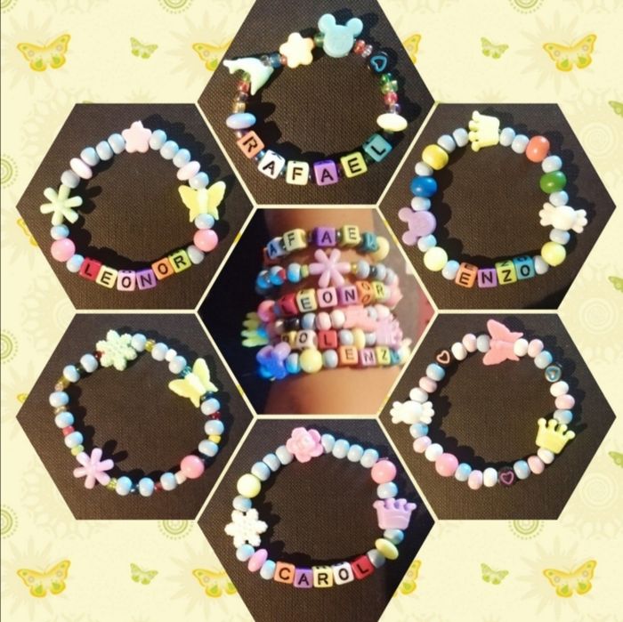 Pulseiras personalizadas.