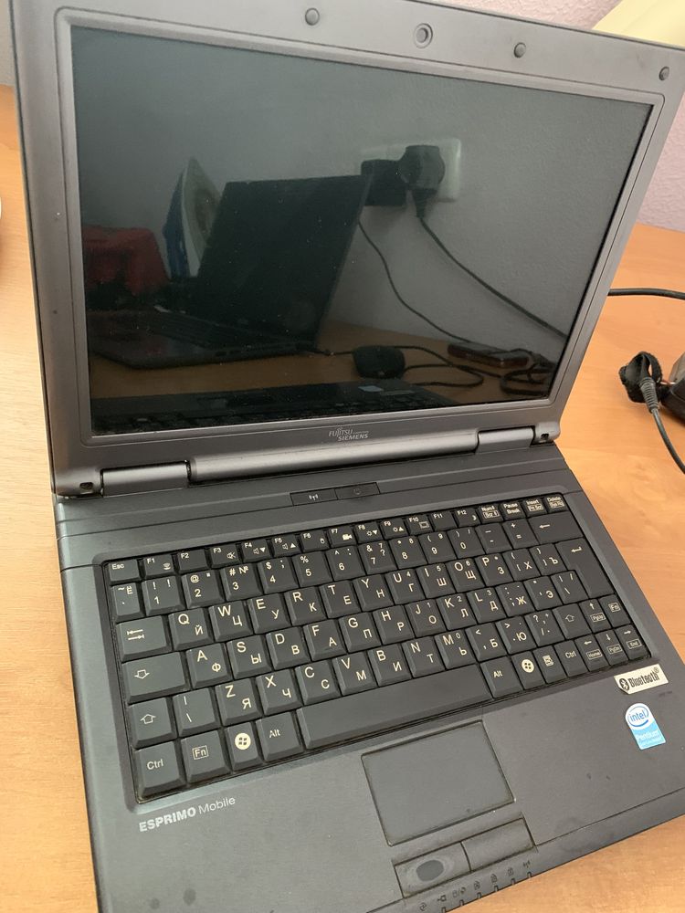 ноутбук Fujitsu-Siemens Esprimo U9200