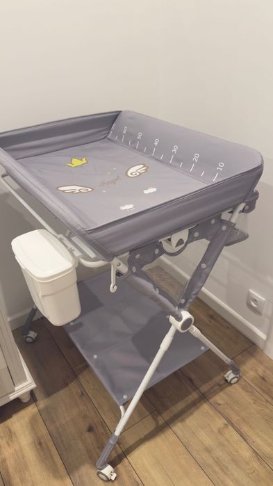 Stolik do przewijania dla niemowląt