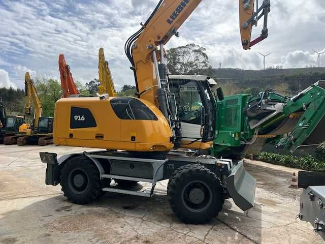 escavadora liebherr rodas