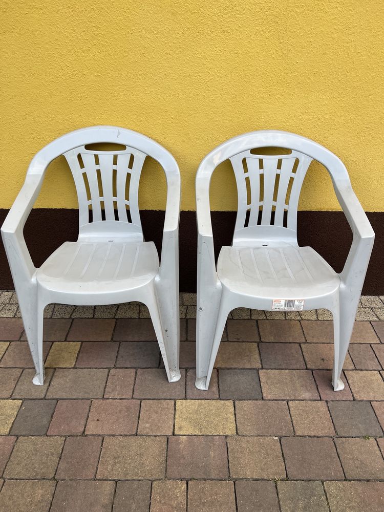 Krzesła plastikowe 2 szt. nowe