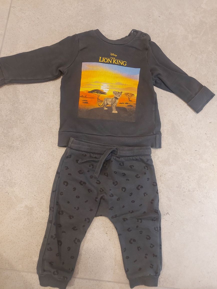 Dres dzieciecy król lew 6-9 m-cy