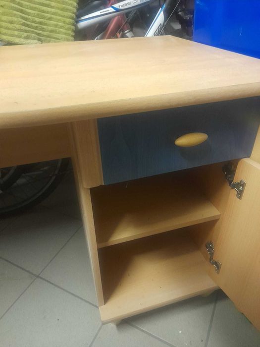 Biurko młodzieżowe