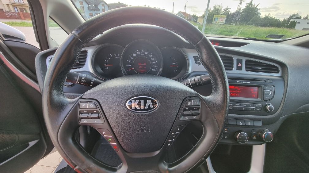 Kia Ceed II kombi 1.6 CRDi 110KM