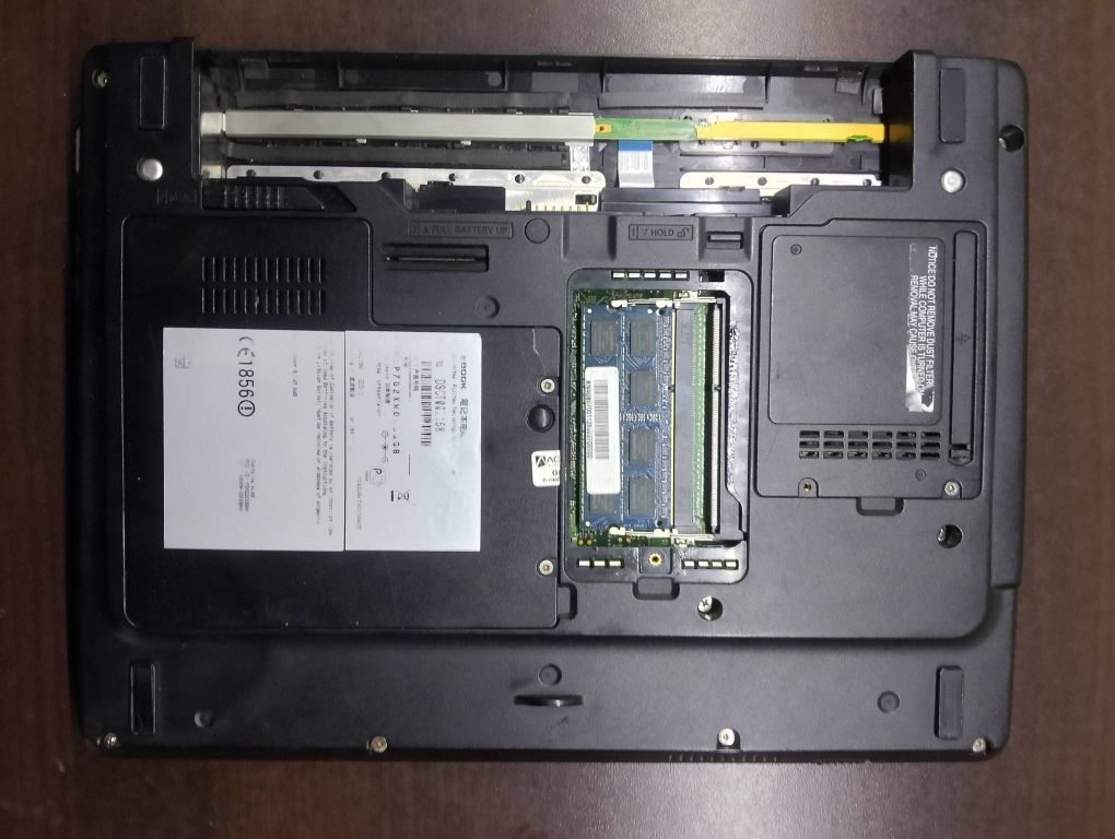 Laptop Fujitsu Lifebook P702 Intel Core i3 / 4GB RAM