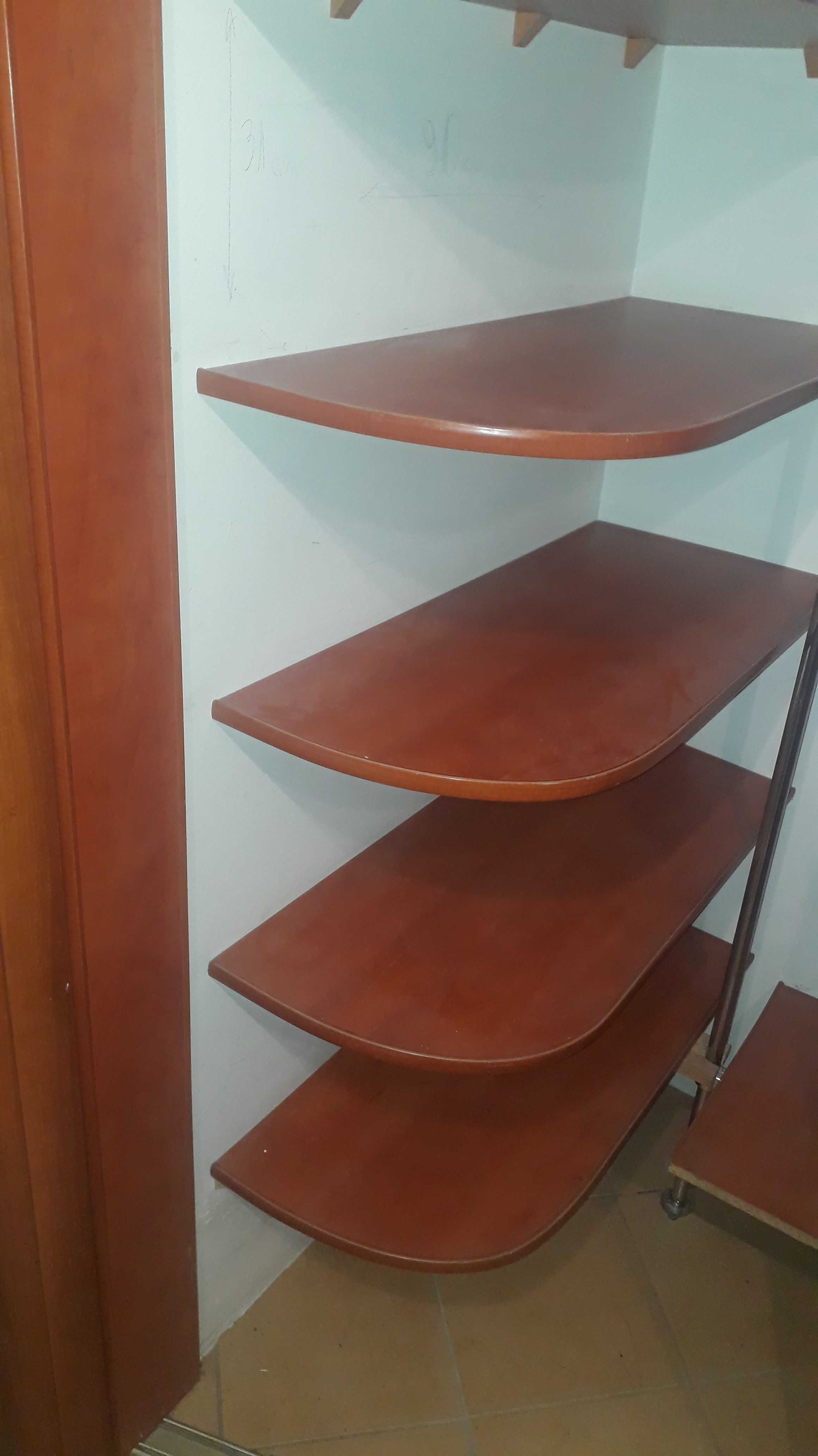 Szafa do zabudowy drzwiami suwanymi (garderoba)
