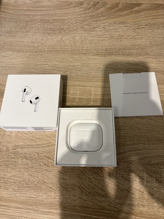 Airpods 3 oryginalne stan bardzo dobry