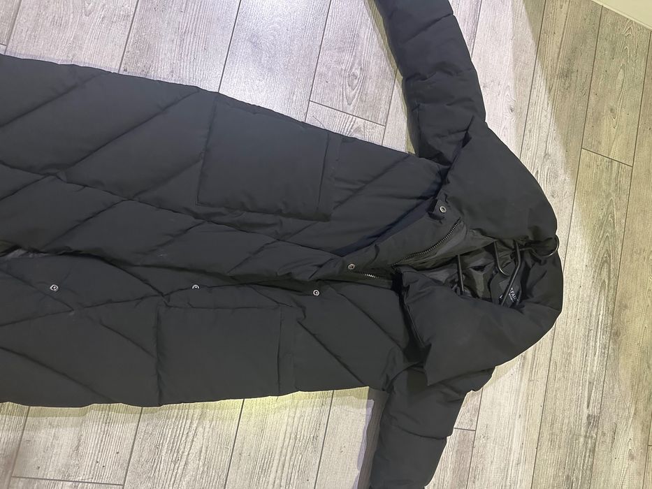 Теплий пуховик в ідеальному стані