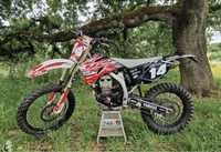 Vendo/Troco Yamaha YZ 450 (matriculada, 2 lug. livrete) motocross