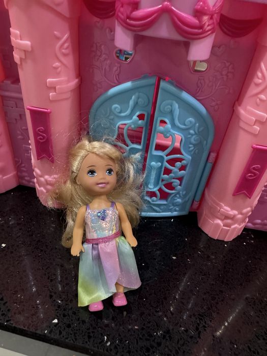 Іграшковий замок принцеси Софії