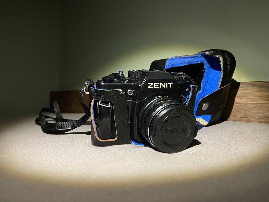 Zenit 122 z pokrowcem i obiektywem