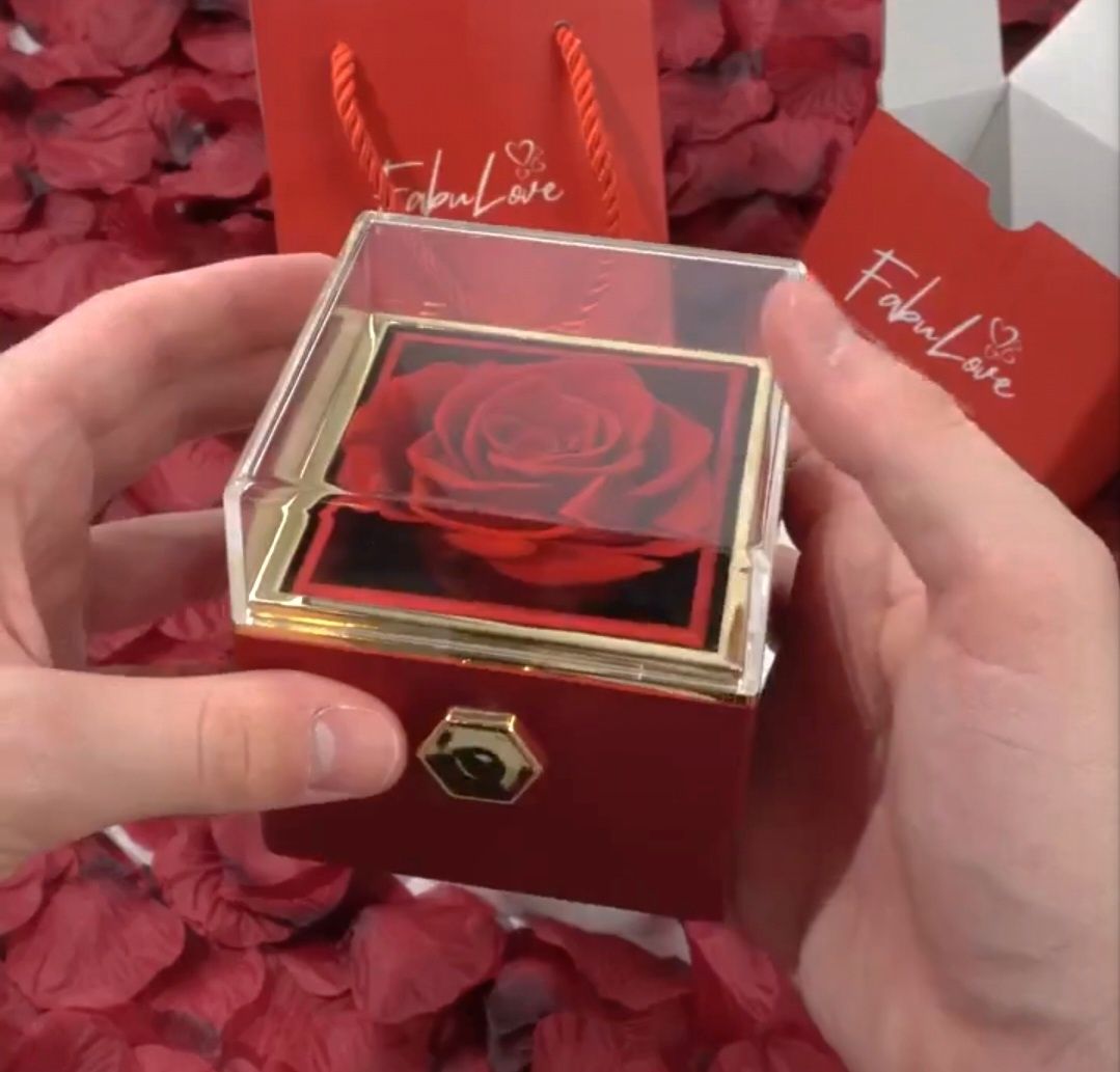Wieczna róża z naszyjnikiem w obrotwym pudełku Niesamowity Prezent