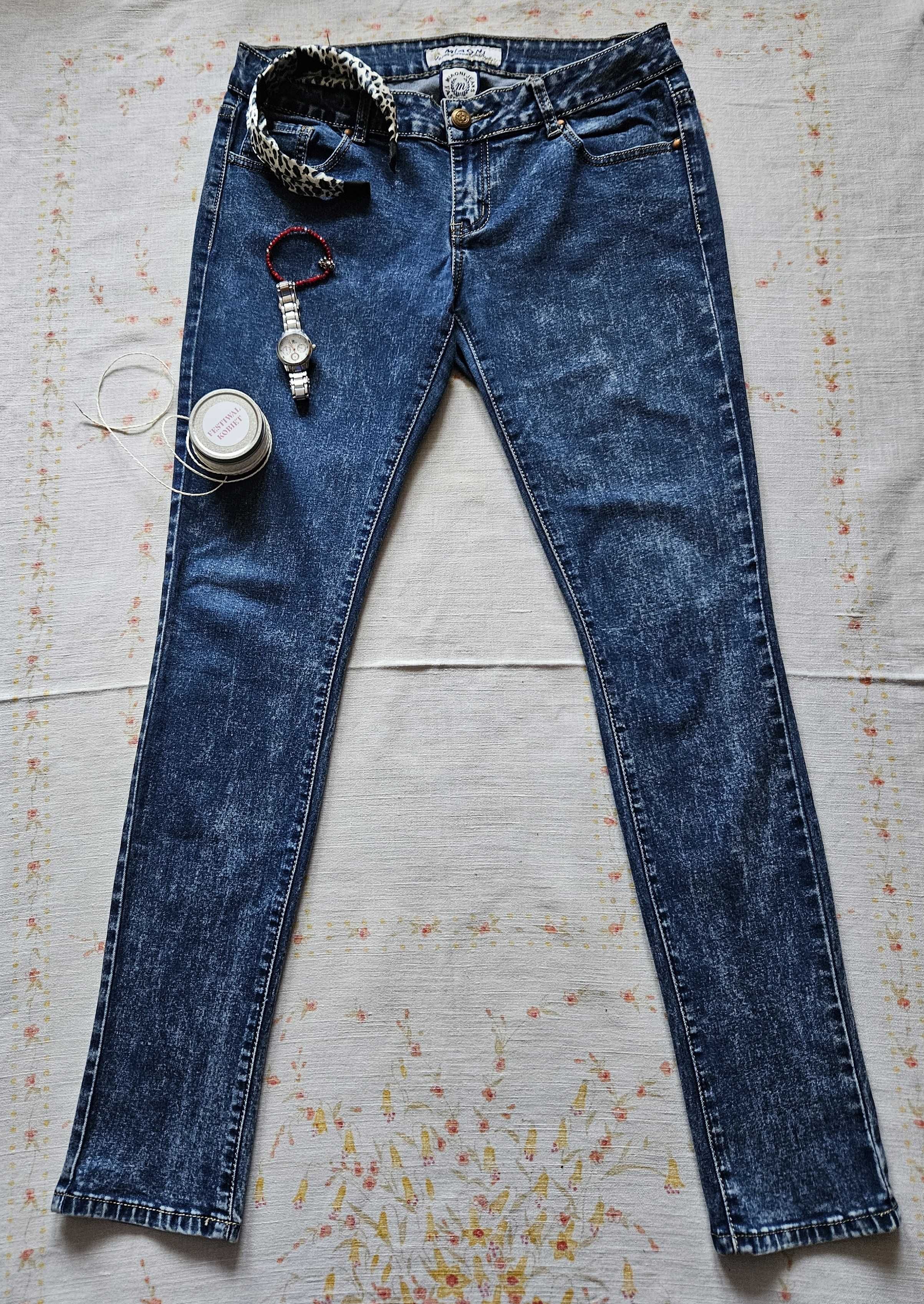 Marmurowe jeansy damskie M, straight