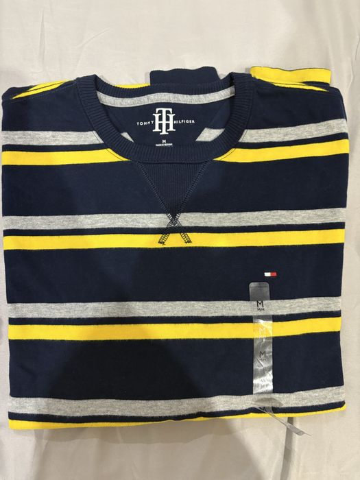 Blusa manga cumprida TOMMY cada uma 45€