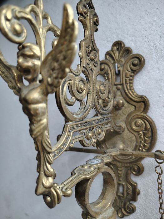 Mosiężny dzwon ścienny