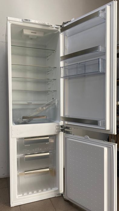 Холодильник вмонтований  Siemens KI34SA65/02 FD9104