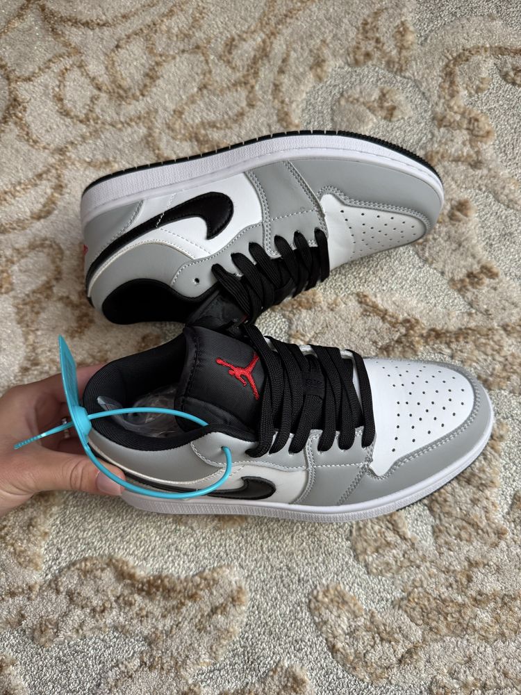 Ідеальні кросівки Nike Jordan в сірому кольорі