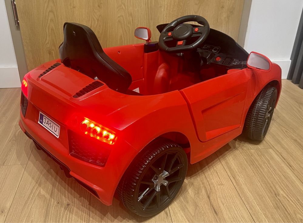 Audi R8 - samochod na akumulator dla dzieci