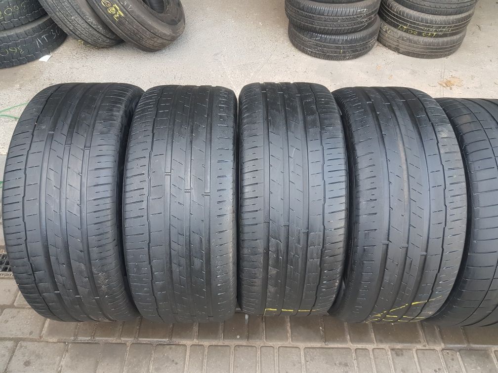 295/40R21 Vredestein
285/45R21 Hankook
Рік випуску 2019-2020
Протектор