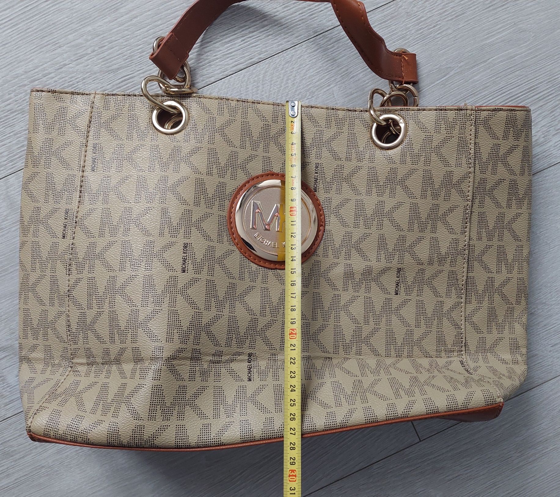 Shopper Michael Kors