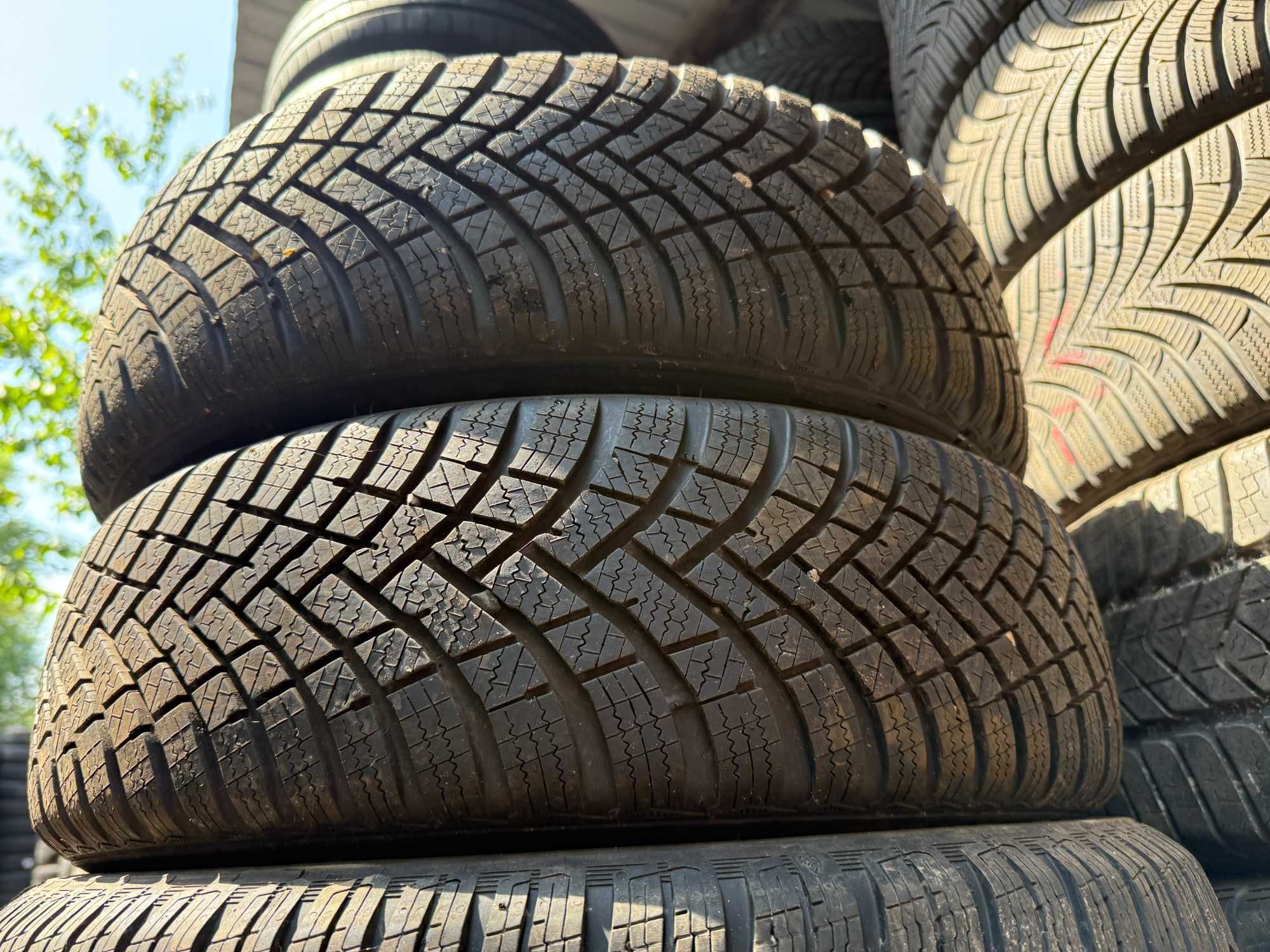 Para opon Hankook Winter I*cept RS3 175/65r15 84T 2023 r.