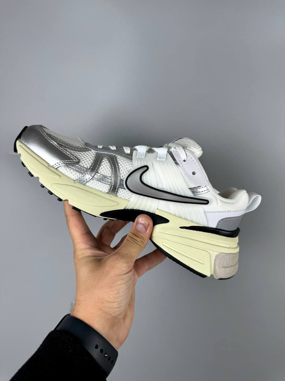 Nike Vomero 5...